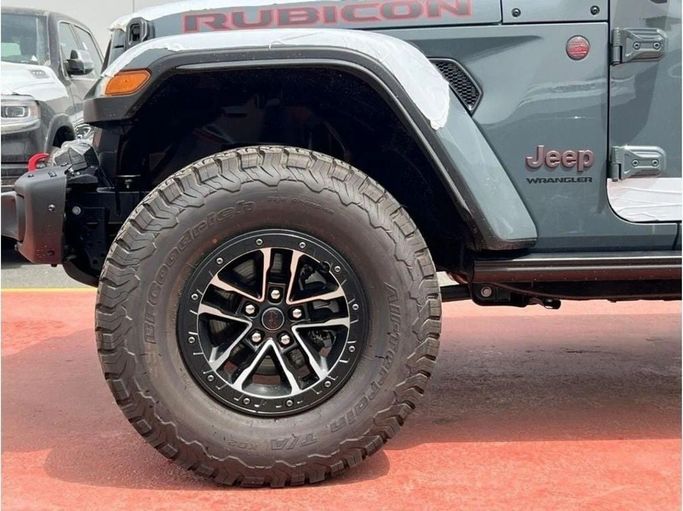 Новый Jeep Wrangler IV (JL) Рестайлинг, 3.6 л, 2024 в Дубае от Al Rawnaq Motors  Серый цвет. GCC | AUTO.AE