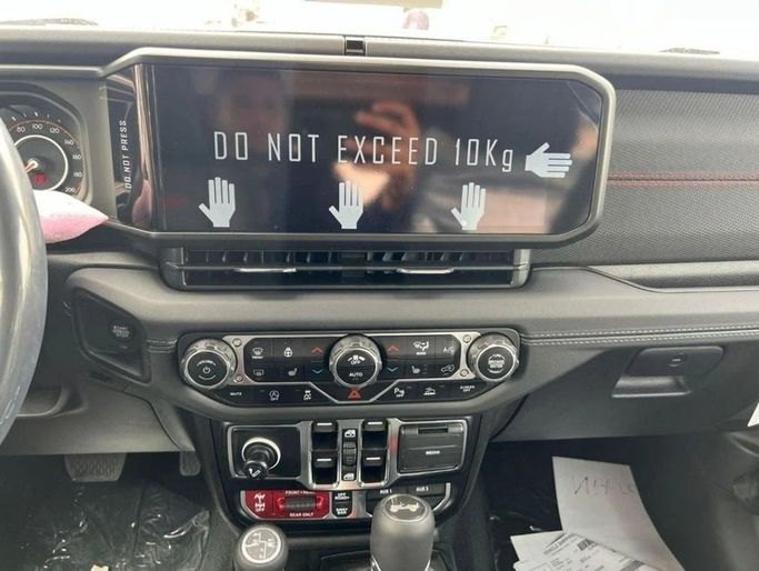 Новый Jeep Wrangler IV (JL) Рестайлинг, 3.6 л, 2024 в Дубае от Al Rawnaq Motors  Серый цвет. GCC | AUTO.AE