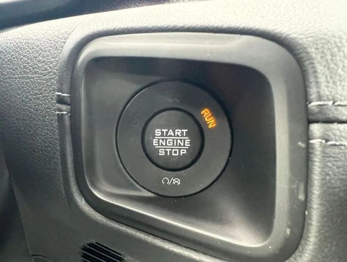 Новый Jeep Wrangler IV (JL) Рестайлинг, 3.6 л, 2024 в Дубае от Al Rawnaq Motors  Серый цвет. GCC | AUTO.AE