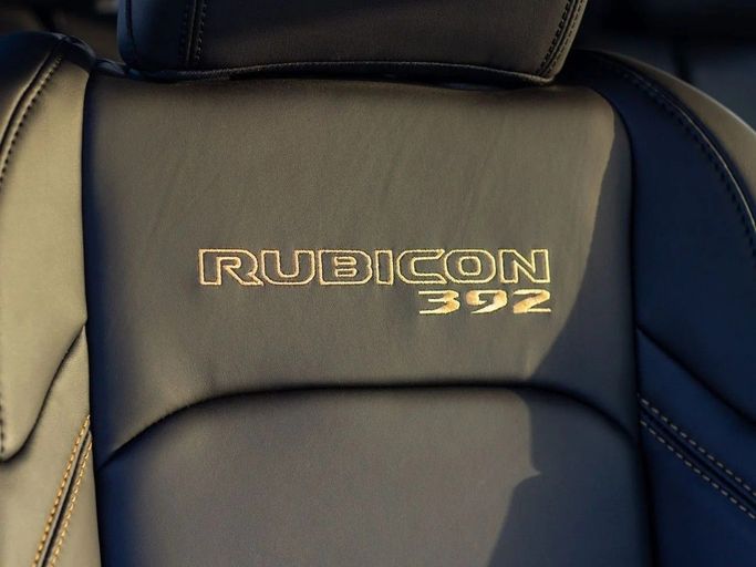 Новый Jeep Wrangler IV (JL) Рестайлинг, 6.4 л, 2025 в Дубае от Al Rawnaq Motors  Серый цвет. GCC | AUTO.AE