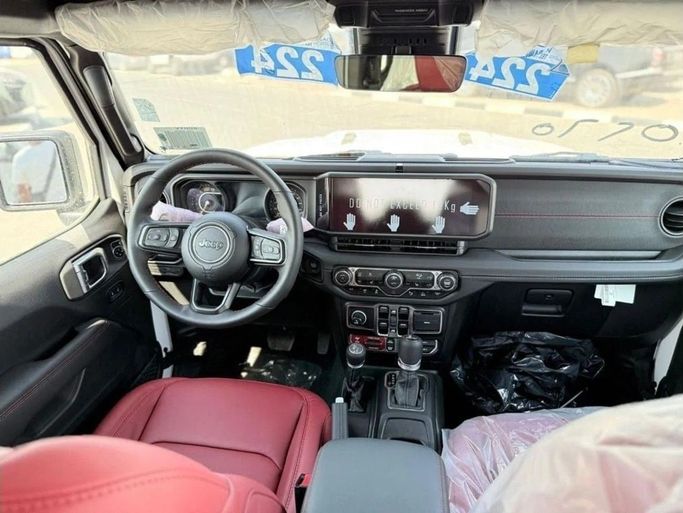 Новый Jeep Wrangler IV (JL) Рестайлинг, 6.4 л, 2024 в Дубае от Al Rawnaq Motors  Белый цвет. GCC | AUTO.AE