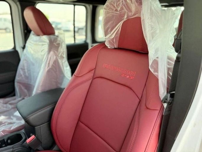 Новый Jeep Wrangler IV (JL) Рестайлинг, 6.4 л, 2024 в Дубае от Al Rawnaq Motors  Белый цвет. GCC | AUTO.AE