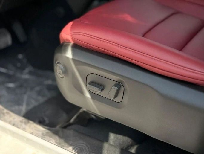 Новый Jeep Wrangler IV (JL) Рестайлинг, 6.4 л, 2024 в Дубае от Al Rawnaq Motors  Белый цвет. GCC | AUTO.AE