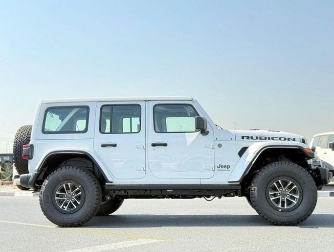 Новый Jeep Wrangler IV (JL) Рестайлинг, 6.4 л, 2024 в Дубае от Al Rawnaq Motors  Белый цвет. GCC | AUTO.AE