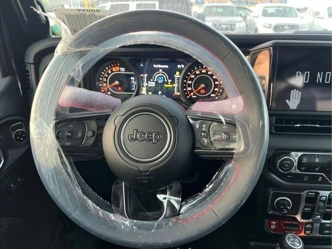 Новый Jeep Wrangler IV (JL) Рестайлинг, 3.6 л, 2024 в Дубае от Al Rawnaq Motors  Черный цвет. GCC | AUTO.AE