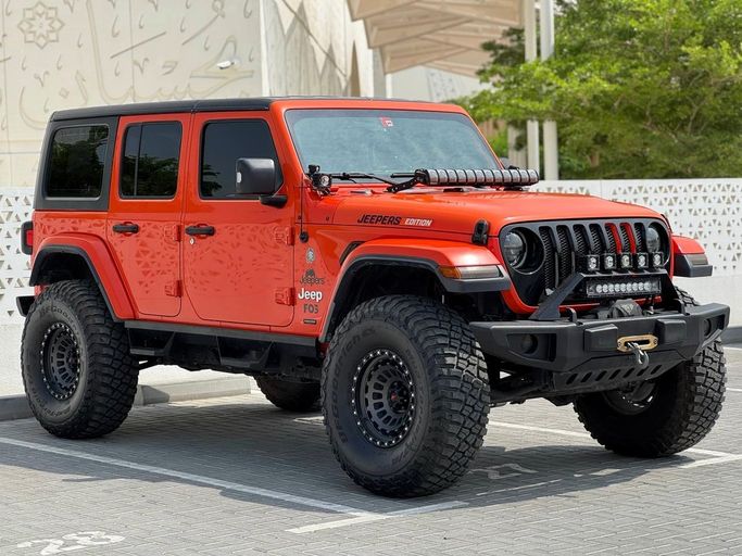 مستعملة Jeep Wrangler IV (JL), 3.6 l, 2018 في في دبي من JEEPERS EDITION LLC، اللون برتقالي. مواصفات الخليج | AUTO.AE