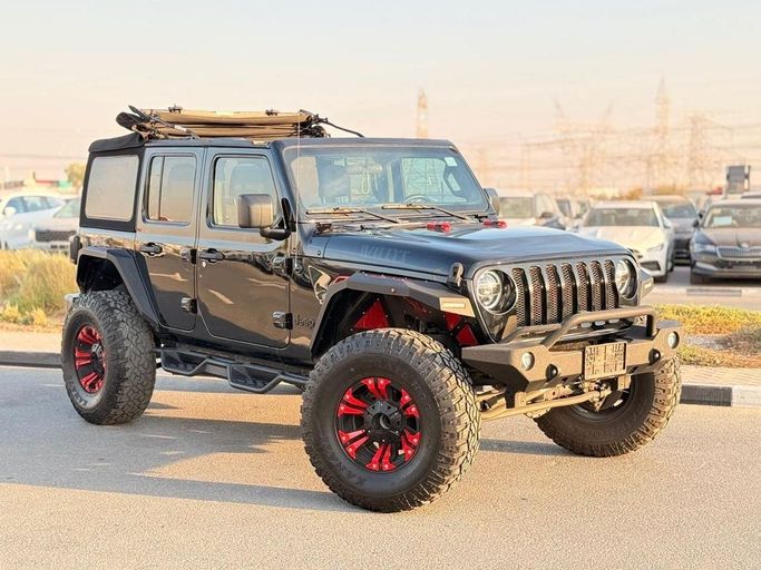 Used Jeep Wrangler IV (JL), 3.6 l, 2021 in Dubai by GHAZNI MOTORS, Black color. American Specs | AUTO.AE