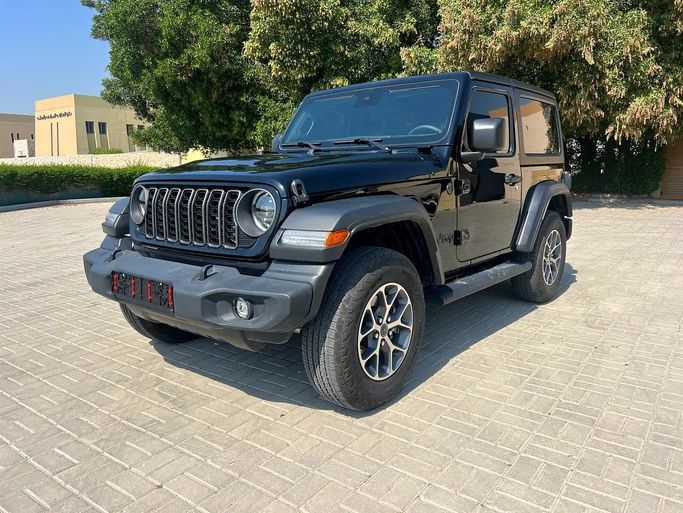 Подержанный Jeep Wrangler IV (JL) Рестайлинг, 2.0 л, 2024 в Дубае от Hashem Used Cars Черный цвет. GCC | AUTO.AE