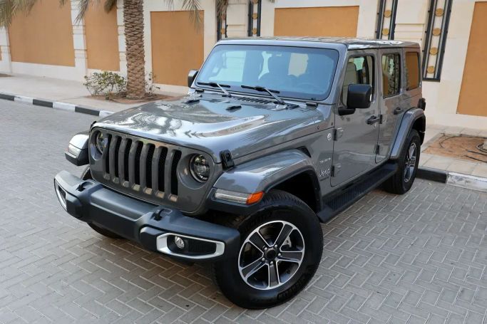 Подержанный Jeep Wrangler IV (JL), 3.6 л, 2023 в Дубае от AL MARWA CARS Серый цвет. GCC | AUTO.AE | Объявление #266040