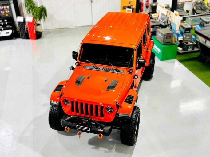 Подержанный Jeep Wrangler IV (JL), 3.6 л, 2018 в Дубае от RAMY MOTORS Оранжевый цвет. GCC | AUTO.AE | Объявление #271100
