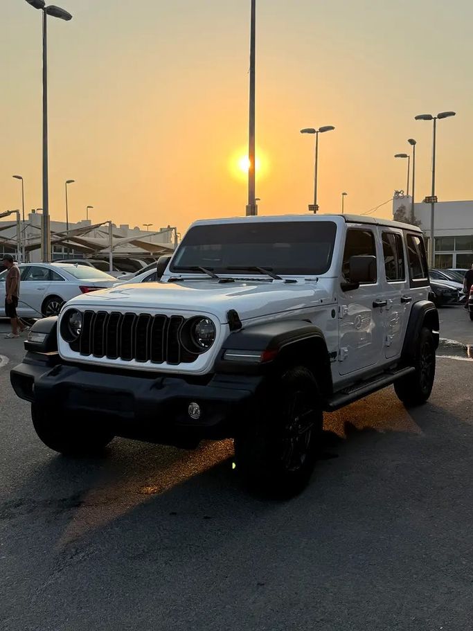 مستعملة Jeep Wrangler عملية فيس ليفت IV (JL), 2.0 l, 2025 في في الإمارات, دبي من Billionaire Motors، اللون أبيض. مواصفات الخليج | AUTO.AE | إعلان #282152