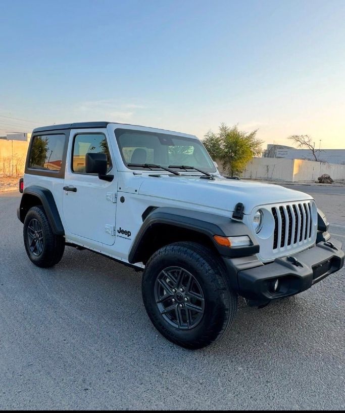 Подержанный ⁦Jeep Wrangler IV (JL) Рестайлинг, 2.0 л, 2024⁩ в ОАЭ, Дубай Белый цвет. Американская | AUTO.AE | Объявление #286012