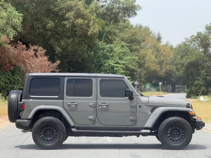 Подержанный ⁦Jeep Wrangler IV (JL), 3.6 л, 2020⁩ в ОАЭ, Дубай от Prestige Motos (SHJ) Серый цвет. Американская | AUTO.AE | Объявление #289236