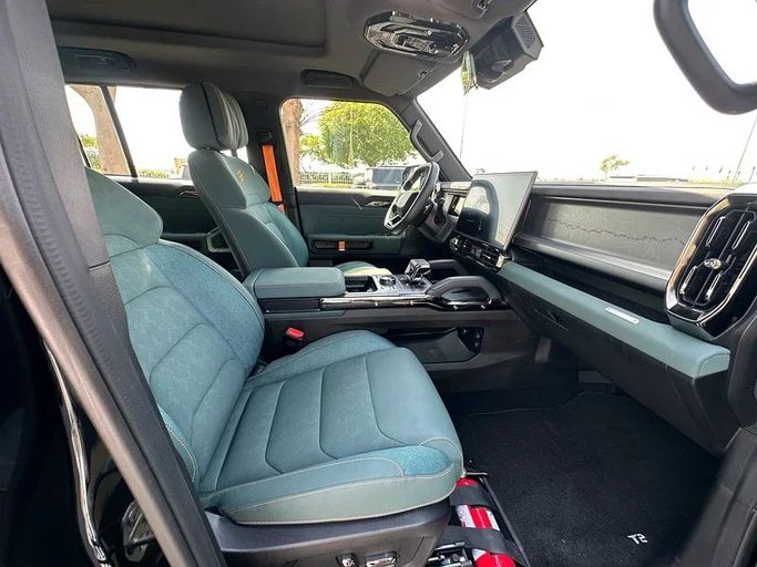 Подержанный Jetour T2, 2.0 л, 2024 в Дубае от Formula Motors Черный цвет. GCC | AUTO.AE