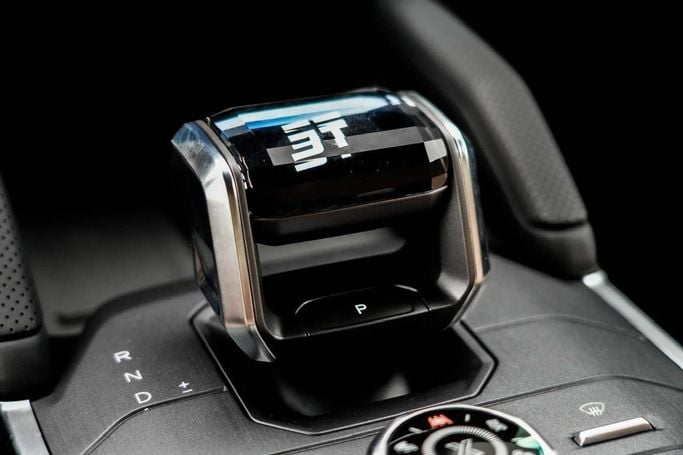 Новый Jetour T2, 2.0 л, 2025 в Дубае от Alzahiah Cars Черный цвет. Китайская | AUTO.AE