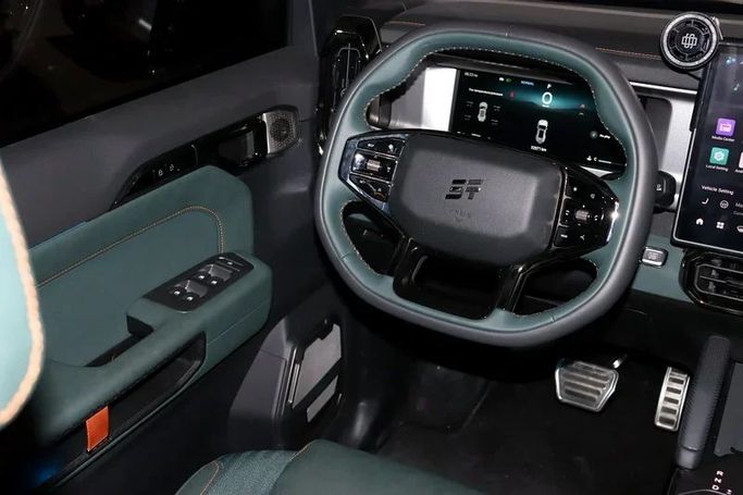 Подержанный Jetour T2, 2.0 л, 2025 в Дубае от Billionaire Motors Серый цвет. GCC | AUTO.AE