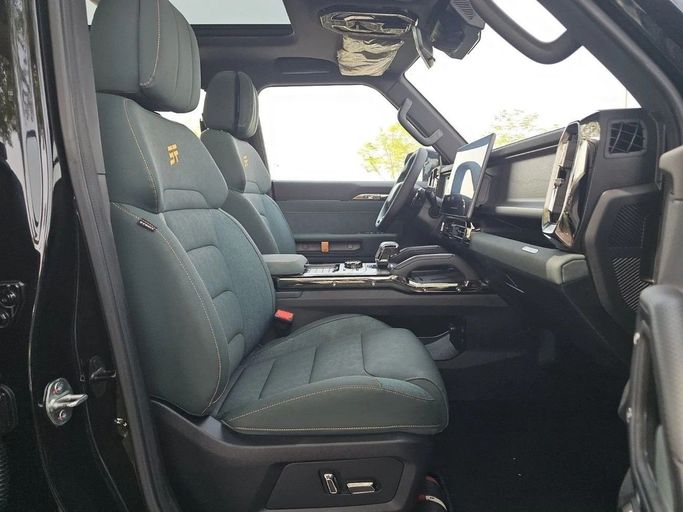 Used Jetour T2, 2.0 l, 2024 in Dubai by US Motors, Black color. GCC Specs | AUTO.AE