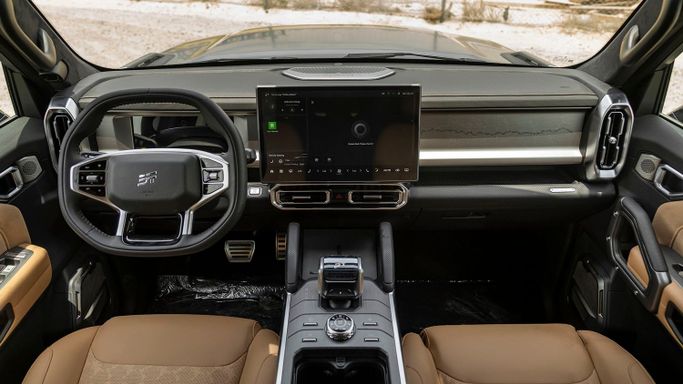 New Jetour Traveller, 2.0 l, 2025 in Dubai by Milele, Silver color. Other | AUTO.AE