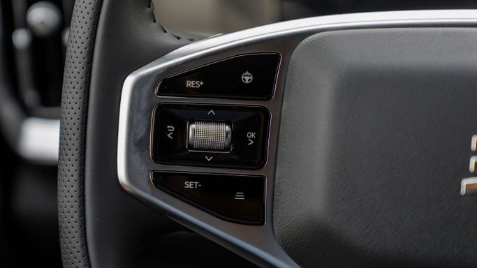 New Jetour Traveller, 2.0 l, 2025 in Dubai by Milele, Silver color. Other | AUTO.AE