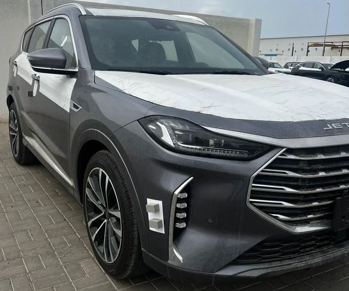 Новый Jetour X70 PLUS I Рестайлинг 2, 1.5 л, 2025 в Дубае от Mohamed Hakim Motors Серый цвет. GCC | AUTO.AE