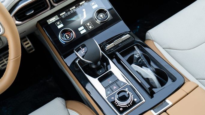 Новый Jetour X70 PLUS I Рестайлинг, 1.6 л, 2025 в Дубае от TRADEX FRANCE MOTORS Черный цвет. Other | AUTO.AE