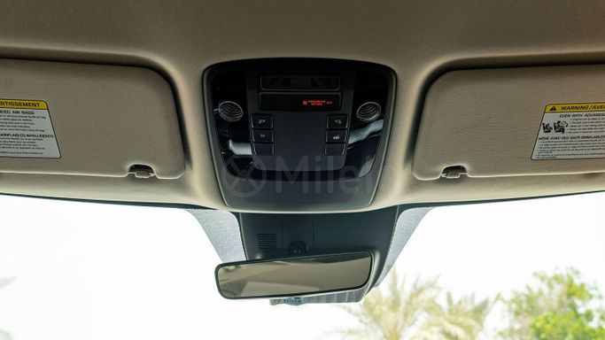 Подержанный Kia Carnival IV Рестайлинг, 3.5 л, 2024 в Дубае от Milele Белый цвет. Other | AUTO.AE