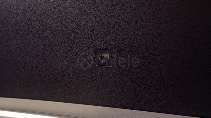 Подержанный Kia Carnival IV Рестайлинг, 3.5 л, 2024 в Дубае от Milele Белый цвет. Other | AUTO.AE