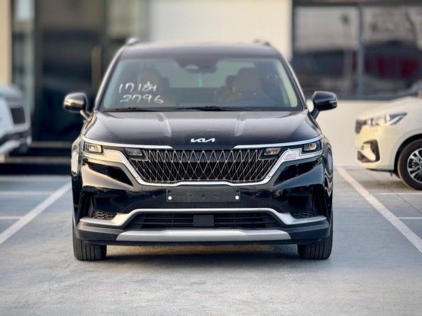 Подержанный Kia Carnival IV, 3.5 л, 2023 в Дубае от Titanum Cars Черный цвет. Other | AUTO.AE