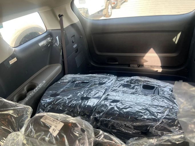 Новый Kia Carnival IV Рестайлинг, 3.5 л, 2025 в Дубае от My Way Motors Белый цвет. GCC | AUTO.AE