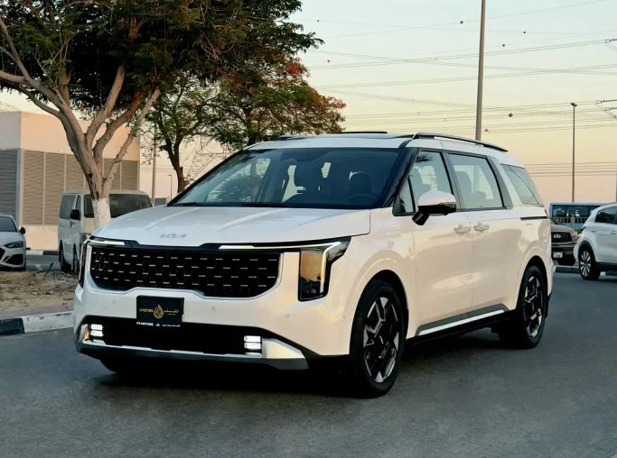 مستعملة Kia Carnival فيس ليفت IV, 3.5 l, 2025 في في دبي من Q Motors، اللون أبيض. مواصفات الخليج | AUTO.AE | إعلان #263580
