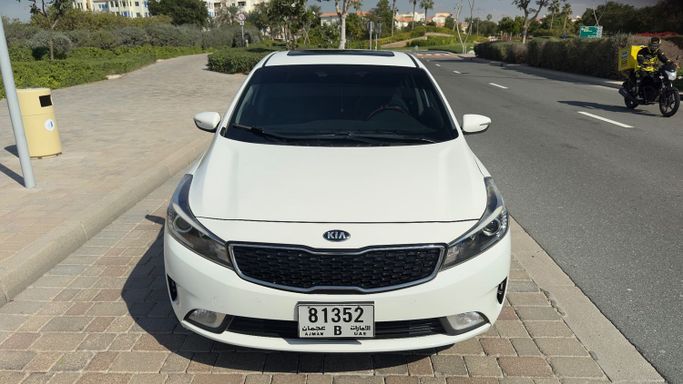 Подержанный Kia Cerato III Рестайлинг (Classic), 2.0 л, 2017 в Дубае Белый цвет. GCC | AUTO.AE | Объявление #249893
