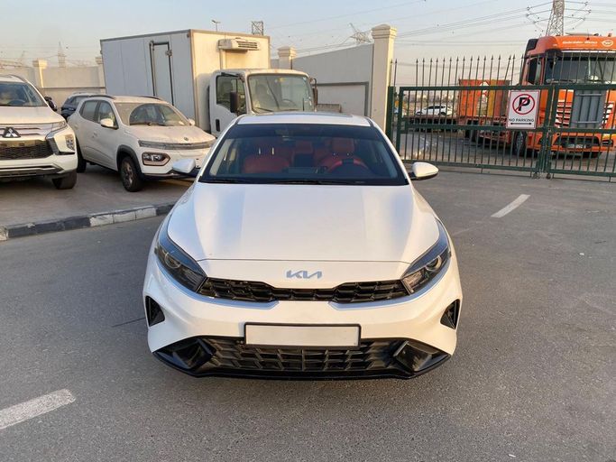 Подержанный Kia Cerato IV, 1.6 л, 2022 в Дубае от Atlantis Motors FZE Белый цвет. GCC | AUTO.AE | Объявление #266554