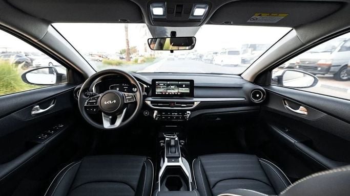 Новый Kia K3 II (China Market) Рестайлинг, 1.5 л, 2024 в Дубае от Altass Motors Белый цвет. Other | AUTO.AE