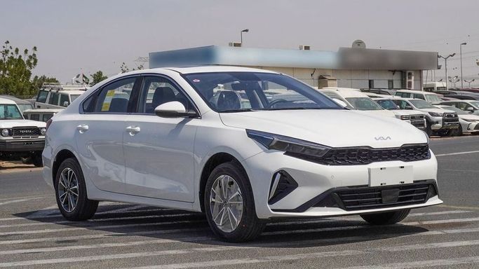 Новый Kia K3 II (China Market) Рестайлинг, 1.5 л, 2024 в Дубае от Najem Motors Белый цвет. Китайская | AUTO.AE