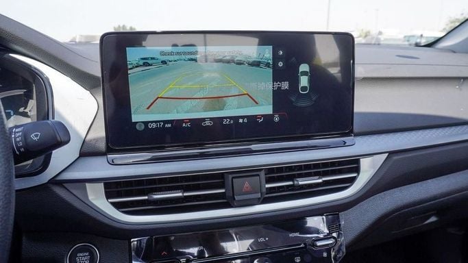 Новый Kia K3 II (China Market) Рестайлинг, 1.5 л, 2024 в Дубае от Najem Motors Белый цвет. Китайская | AUTO.AE