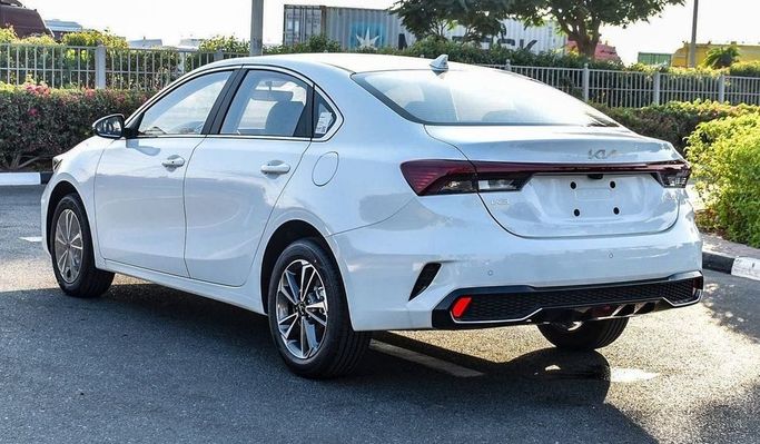 Новый Kia K3 III (BL7), 1.6 л, 2024 в Дубае от Najem Motors Белый цвет. Китайская | AUTO.AE