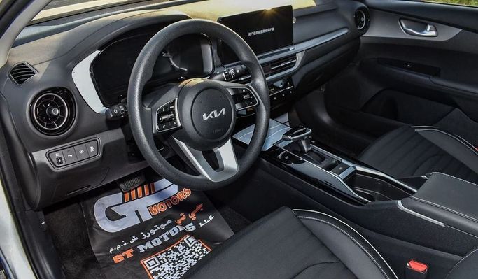 Новый Kia K3 III (BL7), 1.6 л, 2024 в Дубае от Najem Motors Белый цвет. Китайская | AUTO.AE