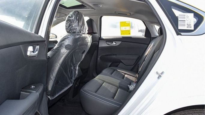 Новый Kia K3 III (BL7), 2.0 л, 2024 в Дубае от Najem Motors Белый цвет. Other | AUTO.AE