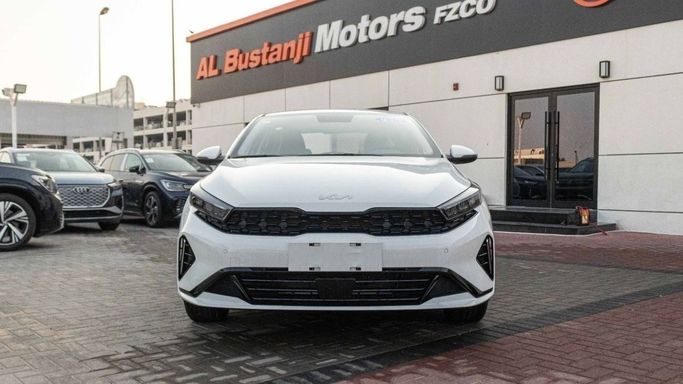 Новый Kia K3 II (China Market) Рестайлинг, 1.5 л, 2025 в Дубае от Albustanji Motors FZCO Белый цвет.  | AUTO.AE