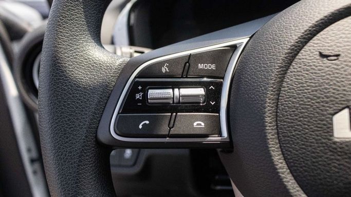 Новый Kia K3 II (China Market) Рестайлинг, 1.5 л, 2025 в Дубае от Albustanji Motors FZCO Белый цвет.  | AUTO.AE