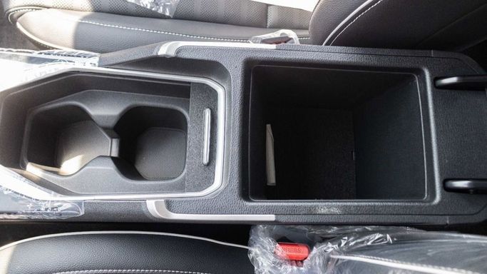 Новый Kia K3 II (China Market) Рестайлинг, 1.5 л, 2025 в Дубае от Albustanji Motors FZCO Белый цвет.  | AUTO.AE