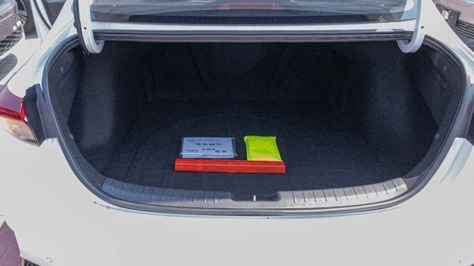 Новый Kia K3 II (China Market) Рестайлинг, 1.5 л, 2025 в Дубае от Albustanji Motors FZCO Белый цвет.  | AUTO.AE