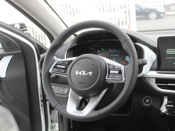 Новый Kia K3 II (China Market) Рестайлинг, 1.5 л, 2022 в Дубае от Titanum Cars Белый цвет. Other | AUTO.AE