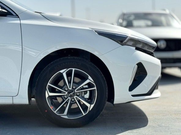 Новый Kia K3 II (China Market) Рестайлинг, 1.4 л, 2024 в Дубае от Titanum Cars Белый цвет. Other | AUTO.AE