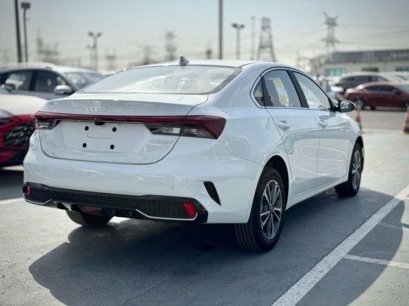 Новый Kia K3 II (China Market) Рестайлинг, 1.4 л, 2025 в Дубае от Titanum Cars Белый цвет. Other | AUTO.AE