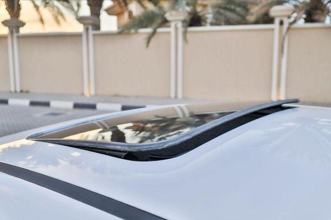 Подержанный Kia K3 II (China Market) Рестайлинг, 1.4 л, 2024 в Дубае Белый цвет. Китайская | AUTO.AE