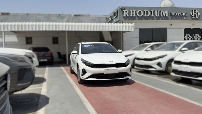 Новый Kia K3 II (China Market) Рестайлинг, 1.5 л, 2024 в Дубае от Rhodium Motors FZE Белый цвет. Китайская | AUTO.AE