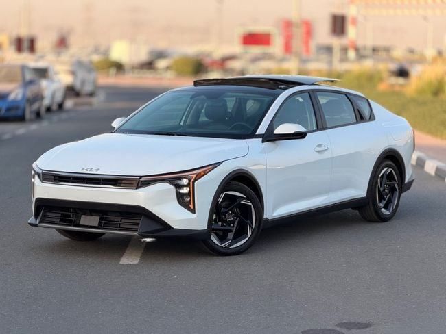 Подержанный Kia K4, 2.0 л, 2025 в Дубае от GHAZNI MOTORS Белый цвет. Американская | AUTO.AE | Объявление #259105