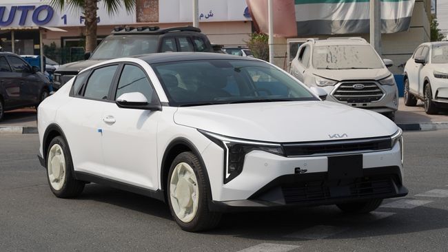 جديدة ⁦Kia K4، 1.6 l، 2026⁩ في في الإمارات, دبي من NEW AUTO FZCO، اللون أبيض. مواصفات الخليج | AUTO.AE | إعلان #289869