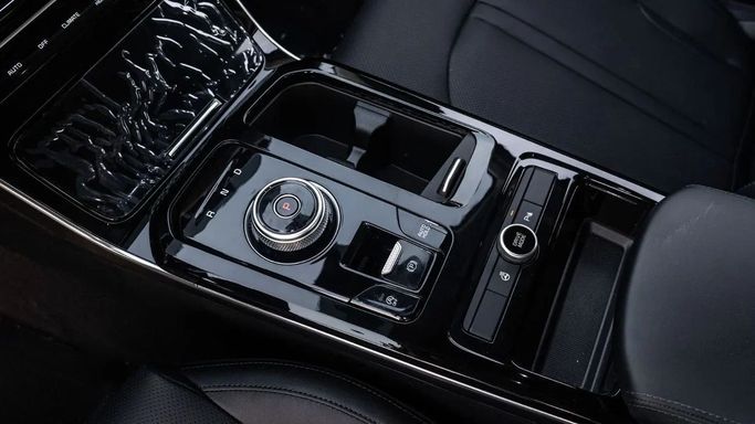 Новый Kia K5 III, 1.5 л, 2025 в Дубае от Altass Motors Черный цвет. Other | AUTO.AE